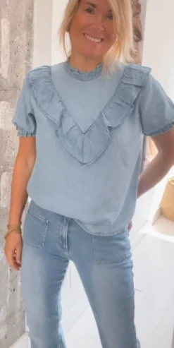Blusa azul claro volante