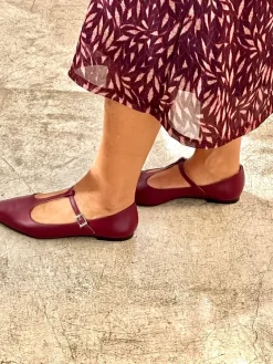 Gabriela piel burdeos